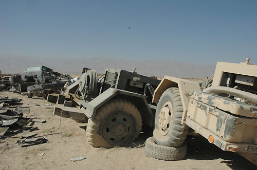米軍車両の残骸（バグラム基地近く）