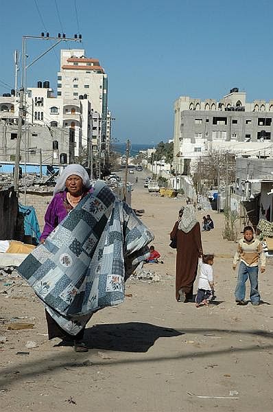 ガザ市内の爆撃されていないエリア（筆者撮影）