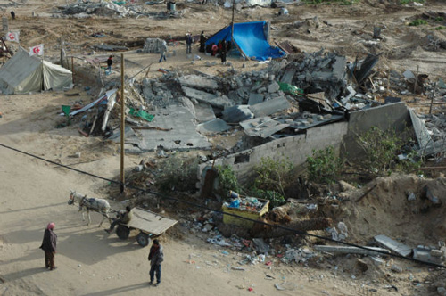 住民が集められ虐殺された家の跡（画面中央。ガザ市ザイトゥーン地区。いずれも筆者撮影）
