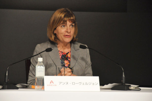 仏アレバ社のアンヌ・ローベルジョンCEO。日本の原発市場への本格参入を目指す野望をのぞかせた。（19日、港区のホテルで。写真：筆者撮影）